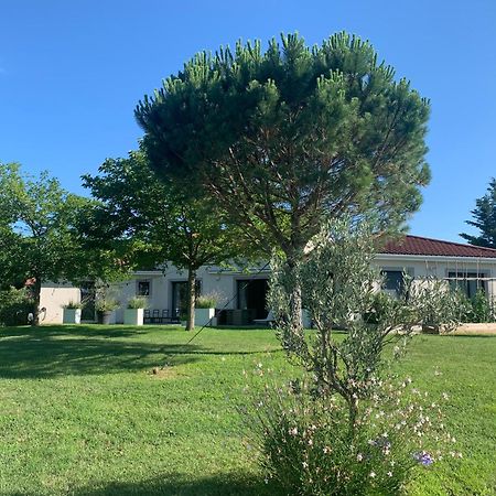 Le Clos Du Pontet Orliénas Exteriör bild