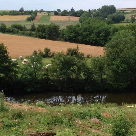Le Clos Du Pontet Orliénas Exteriör bild