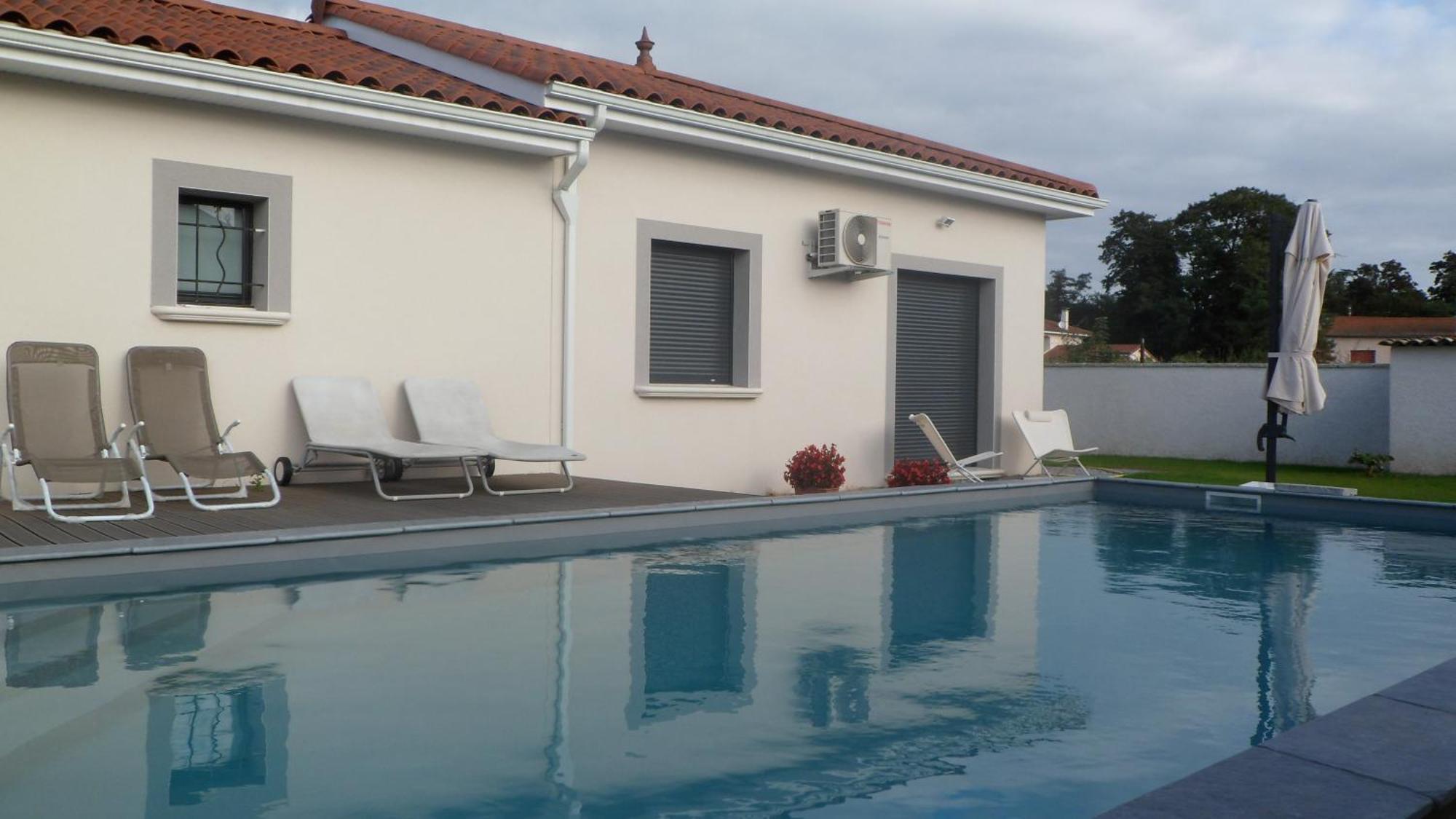Le Clos Du Pontet Orliénas Exteriör bild